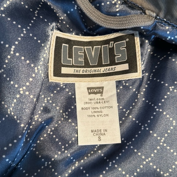 Levi’s, The Original Jeans, Bomber Jacket. 
Body 100% cotton, Lining 100% nylon. - Picture 2 of 6